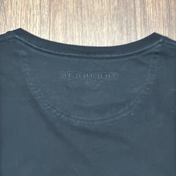 🔥🔥🔥 VTG Burberry Black Short Sleeve Tee Size: Small🔥🔥🔥 - Picture 8 of 8